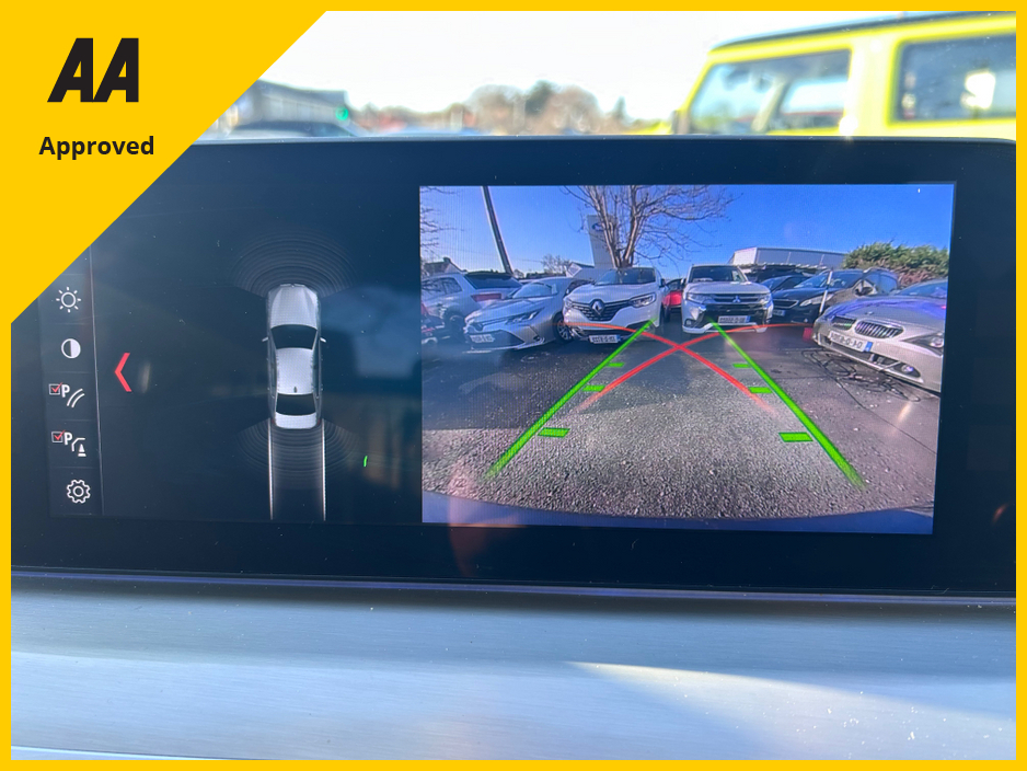 2017 BMW 5 Series - image 11