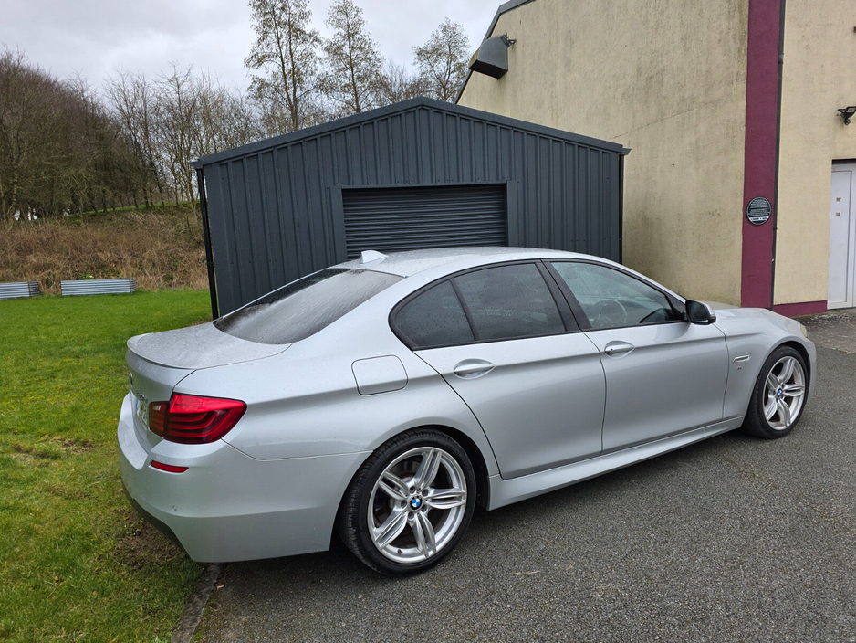 2017 BMW 5 Series - image 3