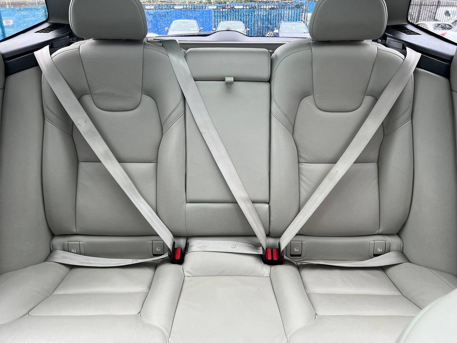 2023 Volvo XC60 - image 13