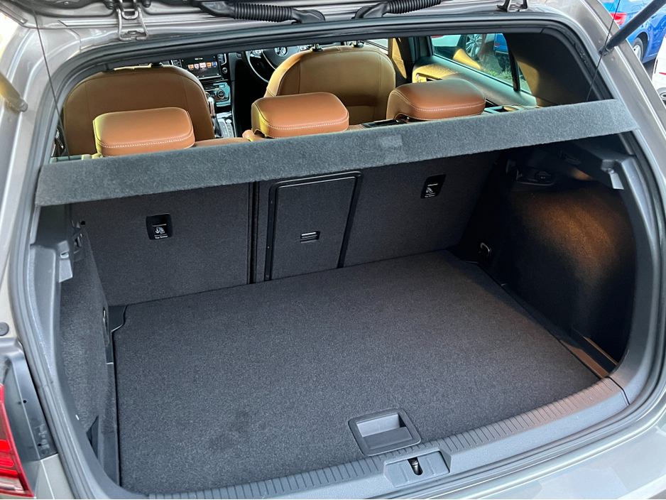 2014 Volkswagen Golf EDITION 40 AUTOMATIC 1.4 PETROL //HALF LEATHER SEATS//HEATED SEATS//REVERSE CAMERA//ADAPTIVE CRUISE CONTROL//KEYLESS ENTRY// €13,950