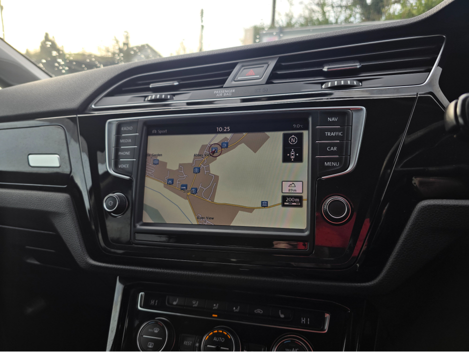 2016 Volkswagen Touran ( 162 REG 1.4 HIGHLINE 7 SEATER CARPLAY ANDROID AUTO LARGE TOUCH SCREEN - SPECIALISING IN IMPORTS OF GERMAN AUTOMATIC HI SPEC €16,950