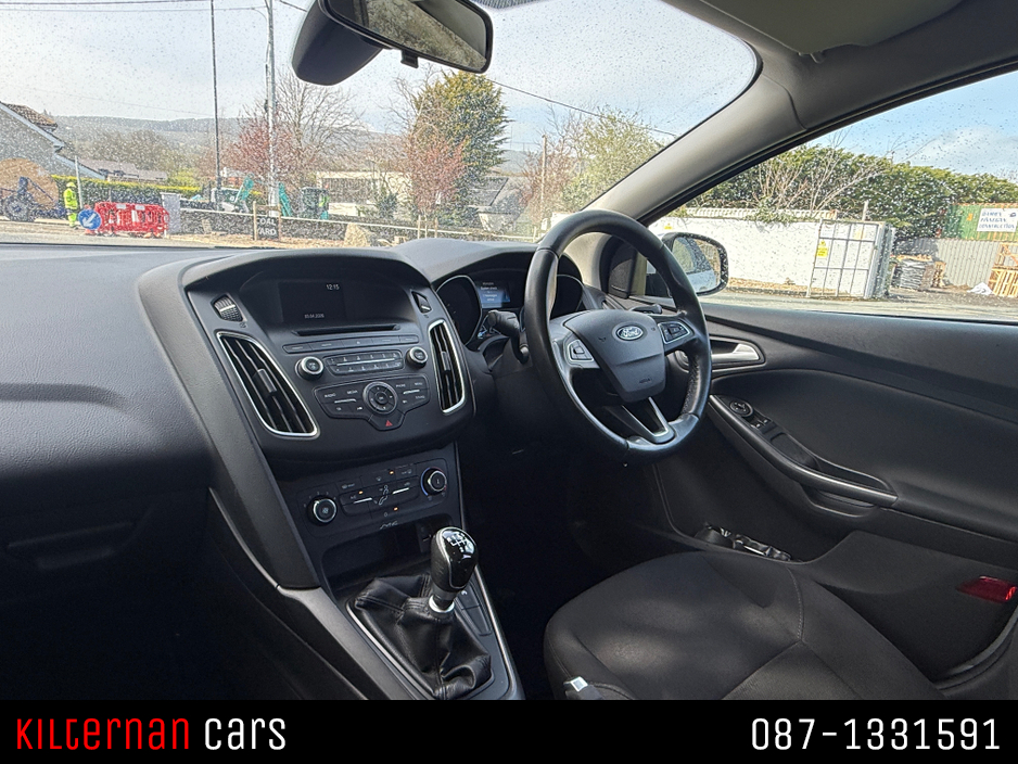 2015 Ford Focus - image 10