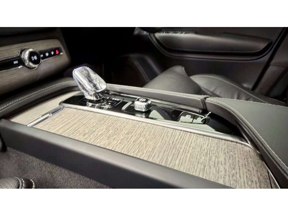 2023 Volvo XC90 ULTIMATE T8 RECHARGE AWD €65,500