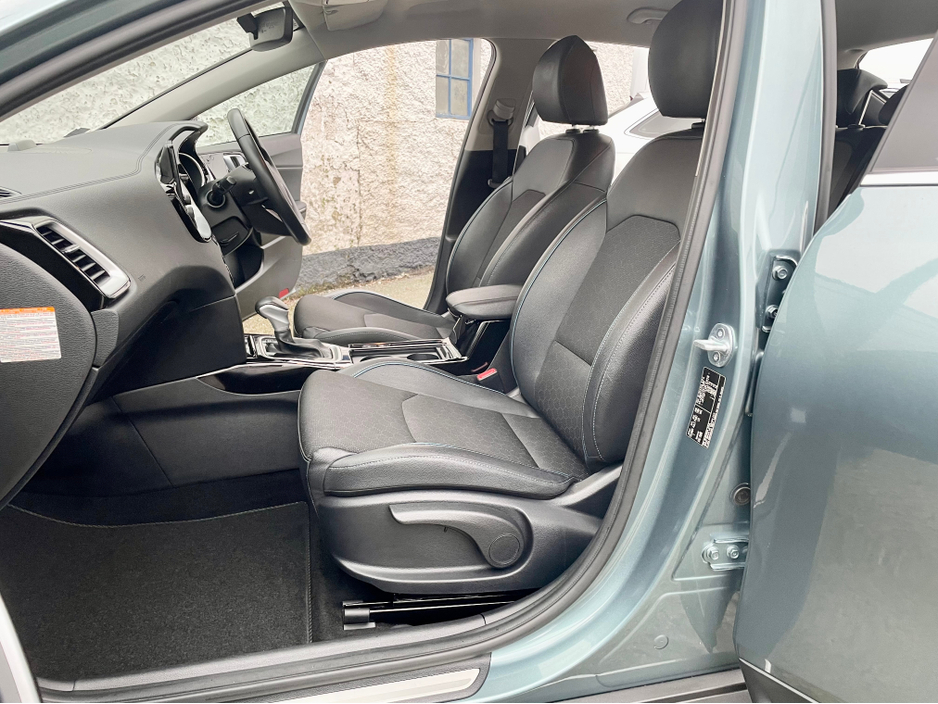 2023 Kia XCeed - image 31