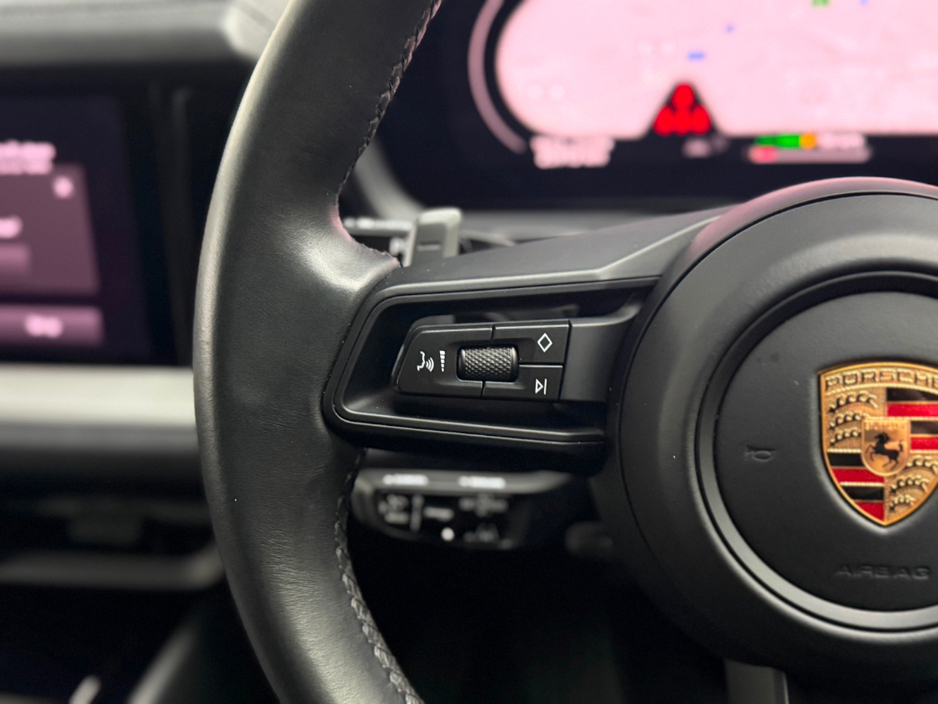 2024 Porsche Cayenne - image 28