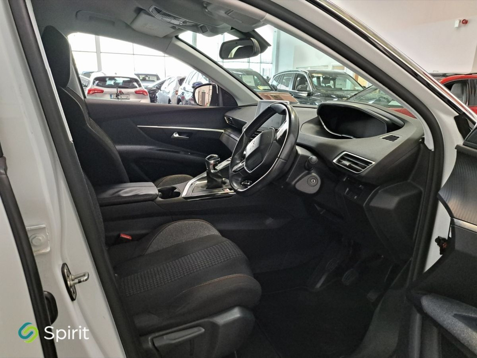 2018 Peugeot 3008 - image 20