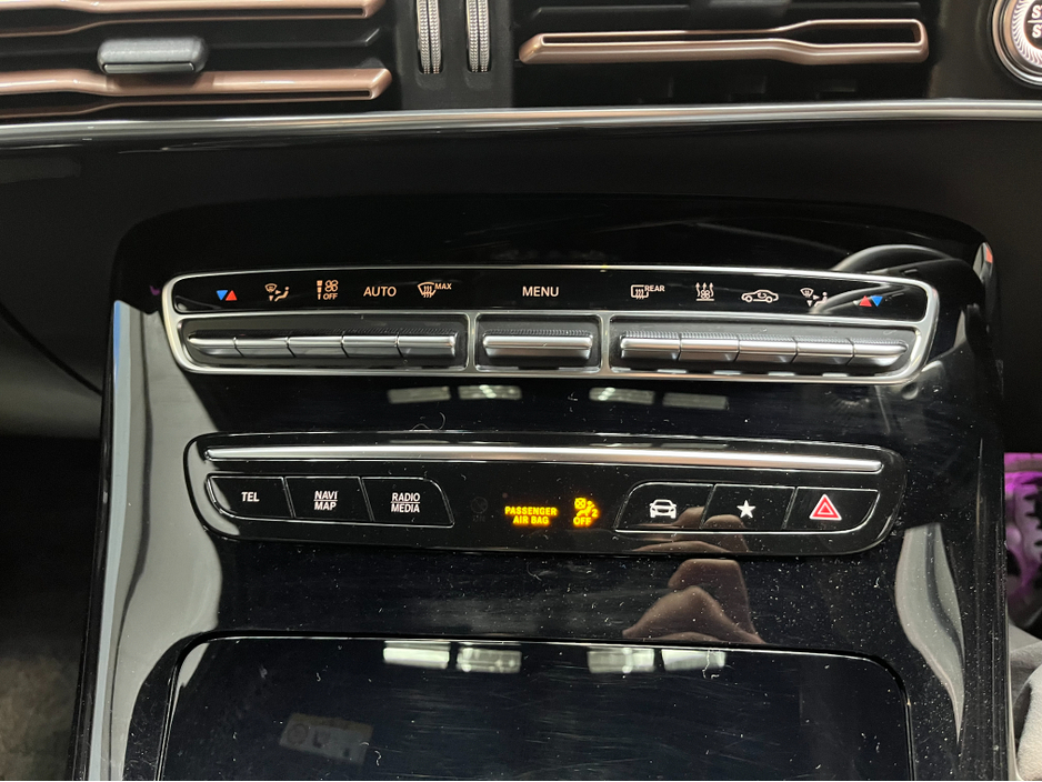 2020 Mercedes-Benz EQC - image 25