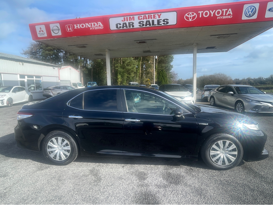 2018 Toyota Camry - image 8