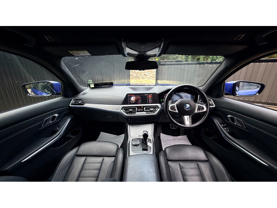 2021 BMW 3 Series - image 7