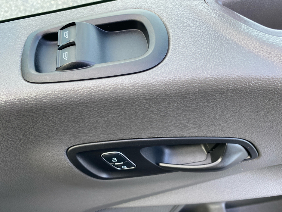 2023 Ford Transit - image 15