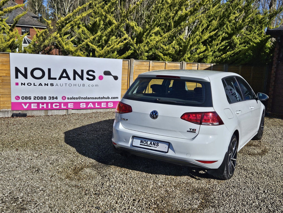 2013 Volkswagen Golf - image 13