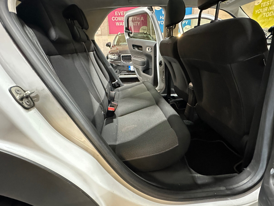 2017 Citroen C4 Cactus - image 13
