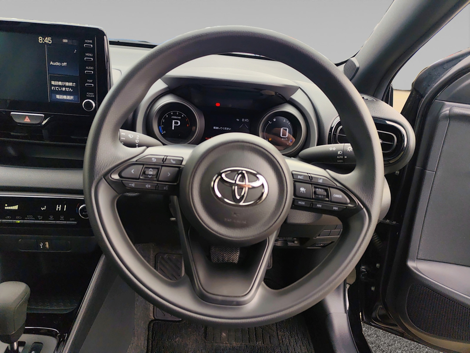 2021 Toyota Yaris - image 12
