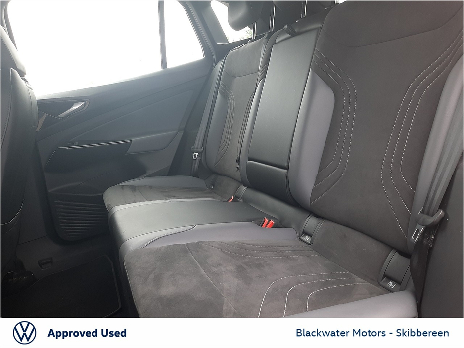 2023 Volkswagen ID.4 - image 7