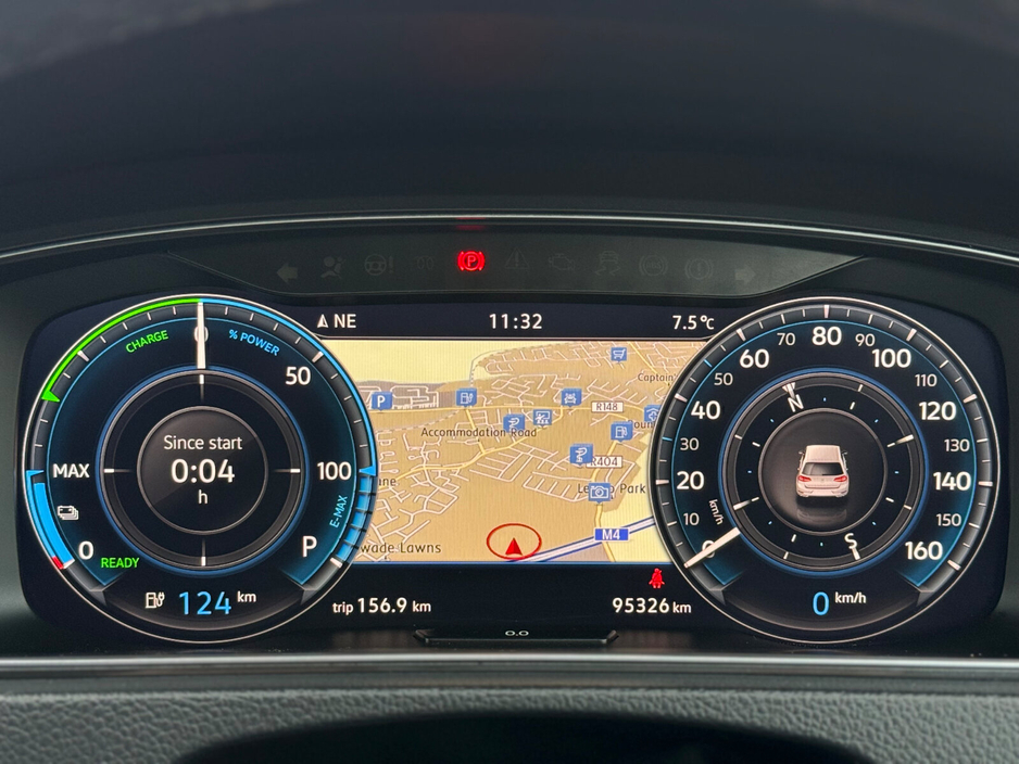 2019 Volkswagen Golf - image 15