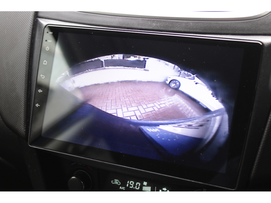 2015 Suzuki Swift - image 14