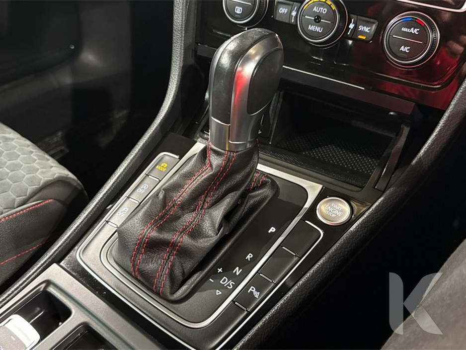 2019 Volkswagen Golf - image 26