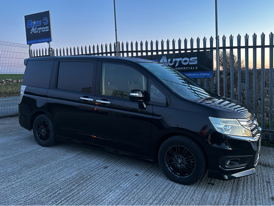 2014 Honda Stepwagon - image 7