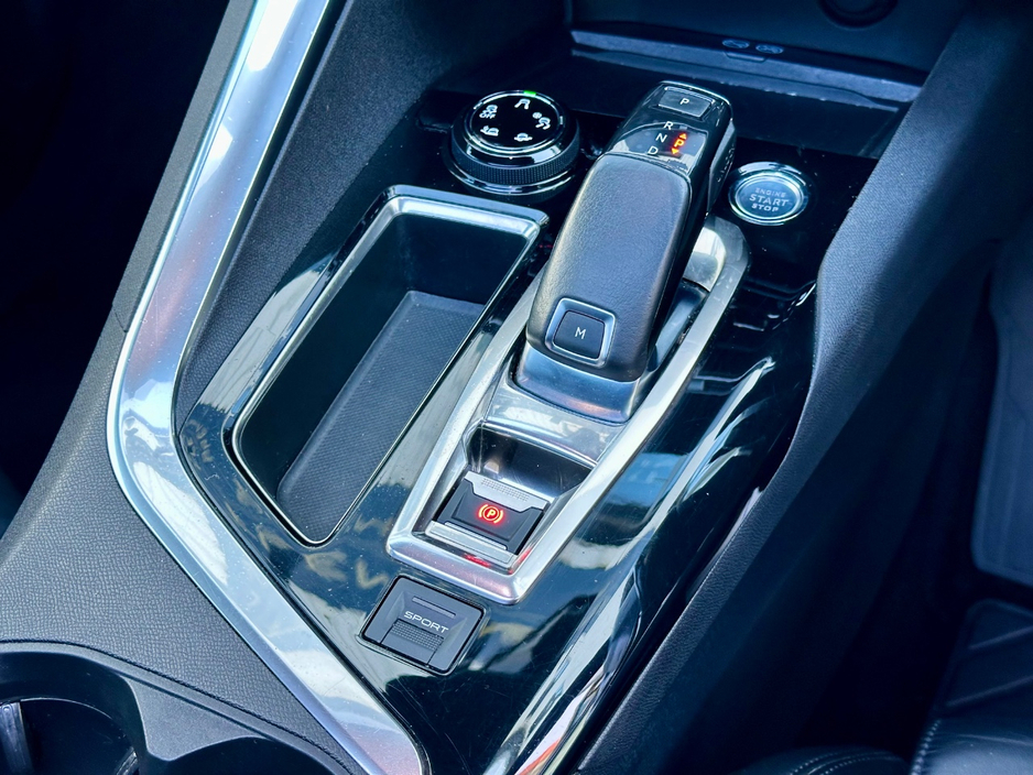 2019 Peugeot 5008 - image 17