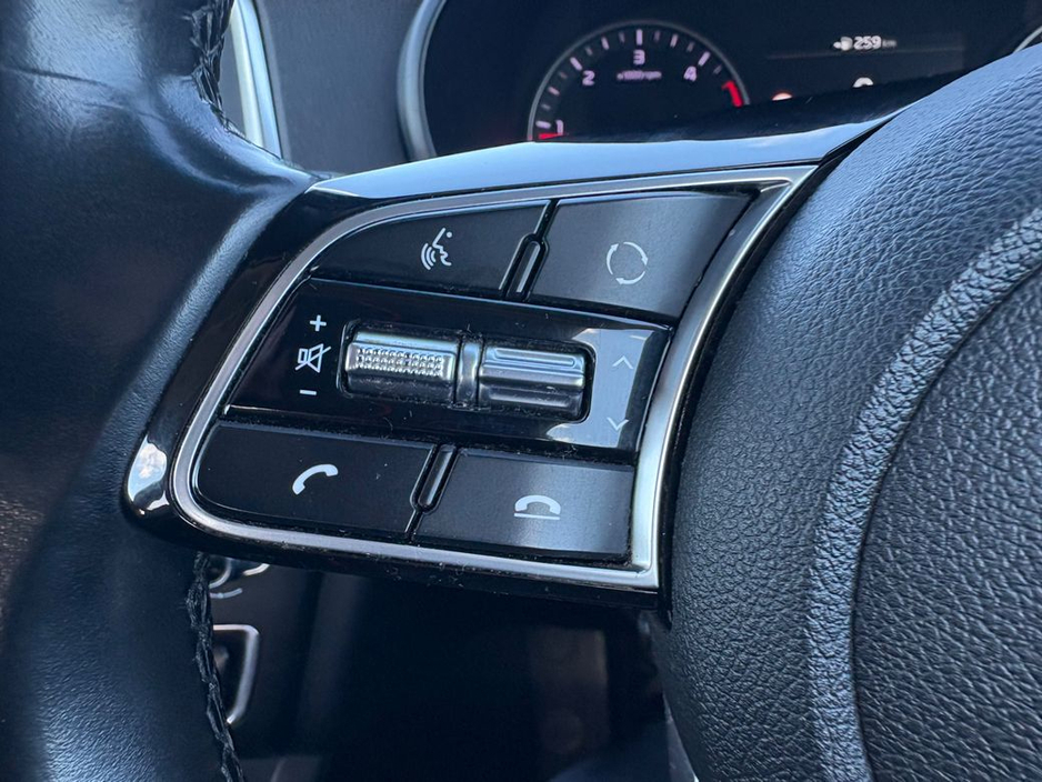 2019 Kia Optima - image 8