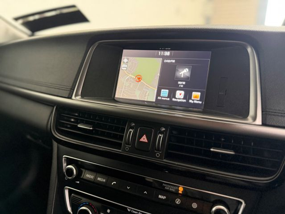 2017 Kia Optima - image 9