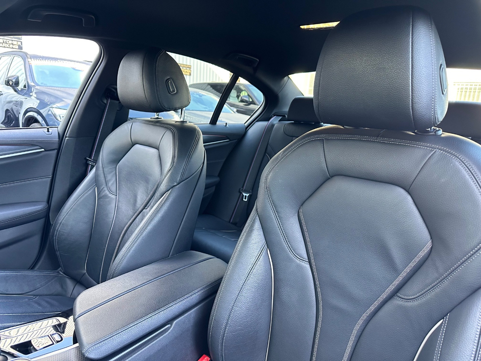 2023 BMW 5 Series - image 8