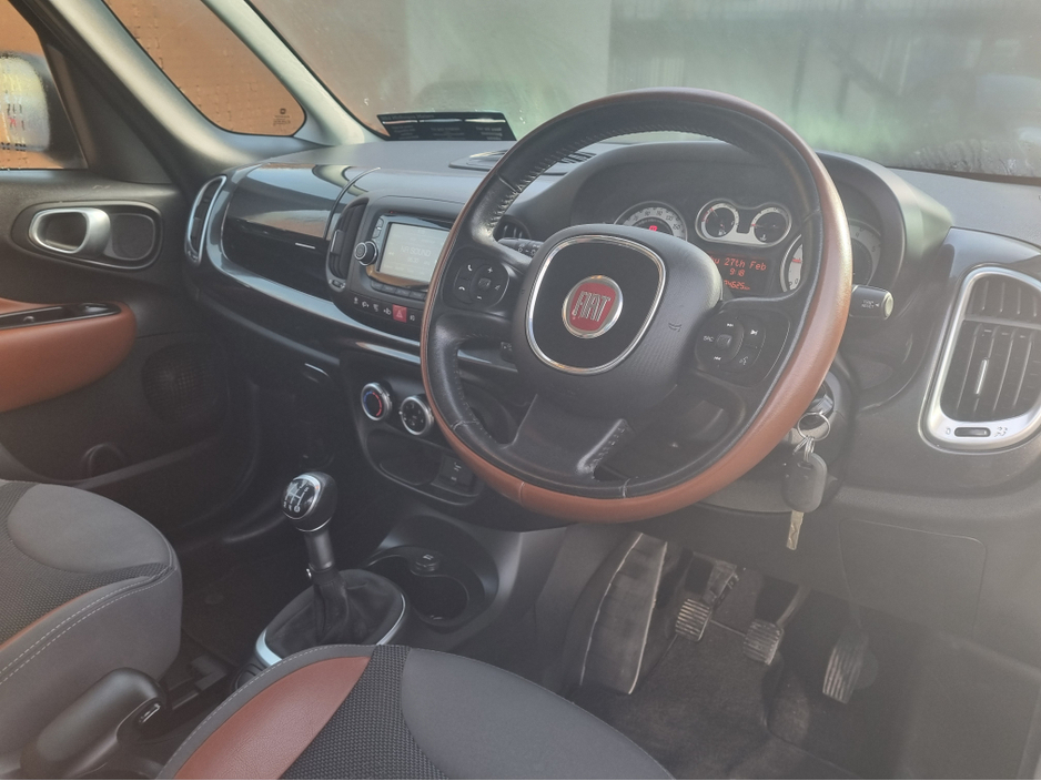 2014 Fiat 500 - image 11