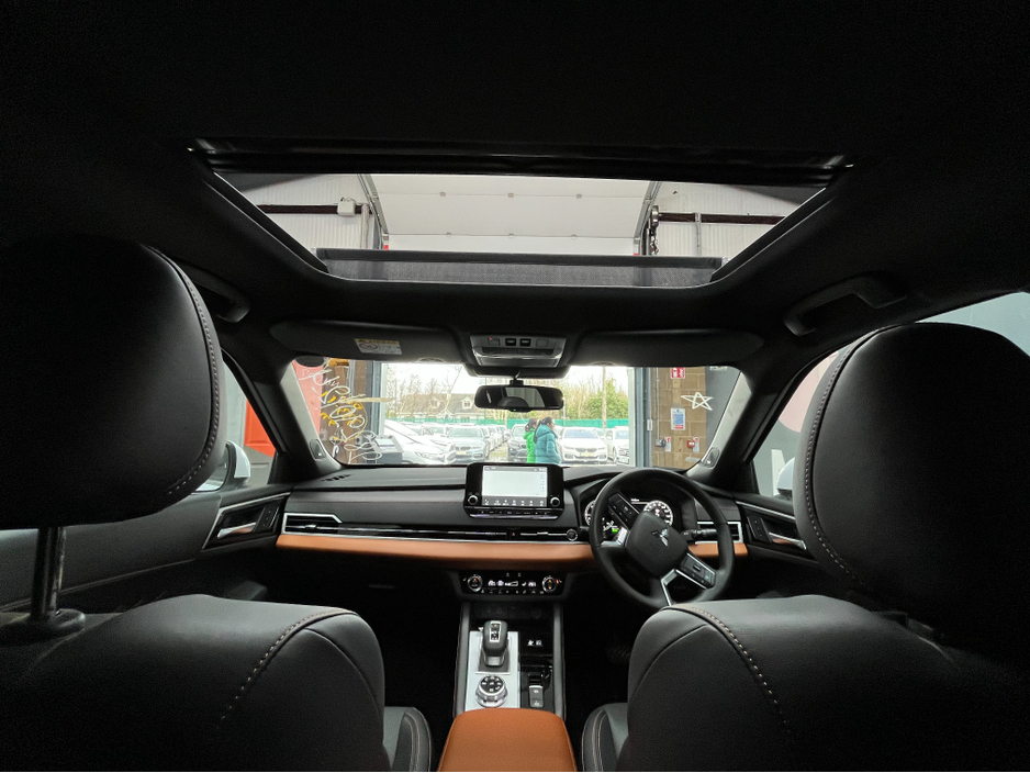 2024 Mitsubishi Outlander - image 20