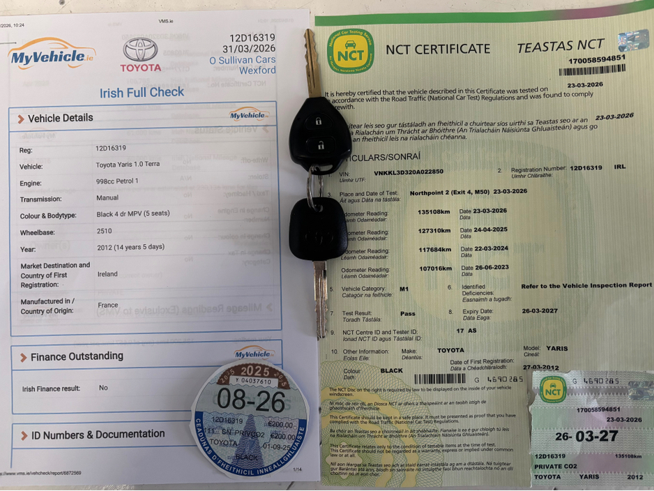 2012 Toyota Yaris - image 17