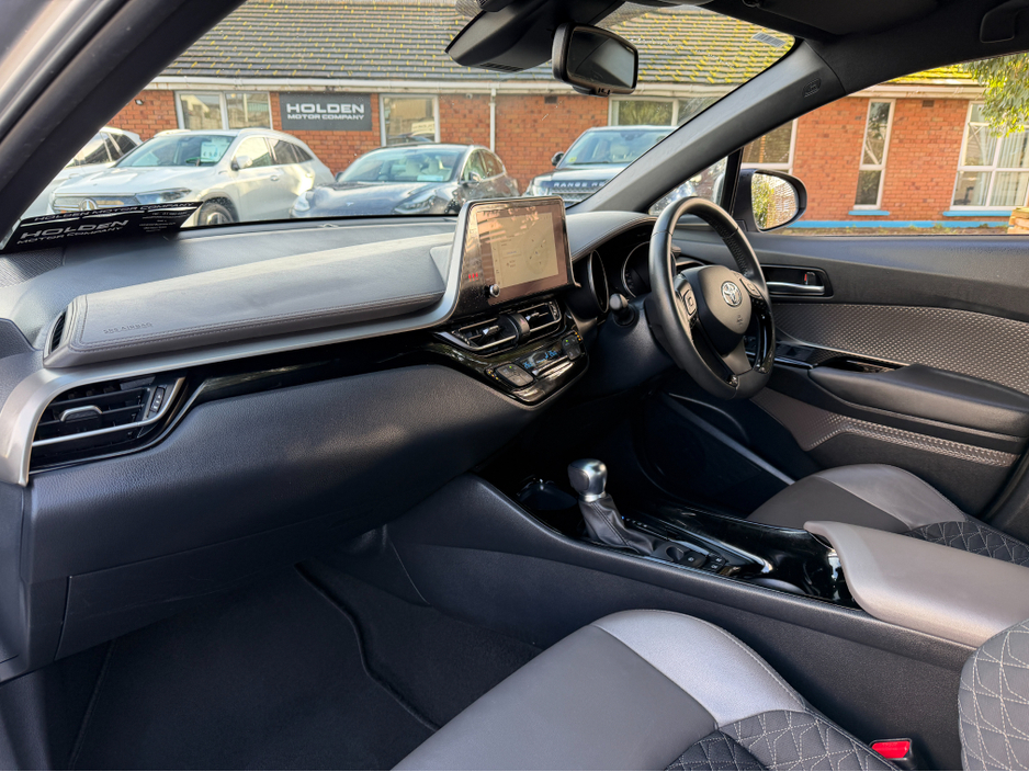 2023 Toyota C-HR KEYLESS ENTRY..FOLDING MIRRORS €22,950