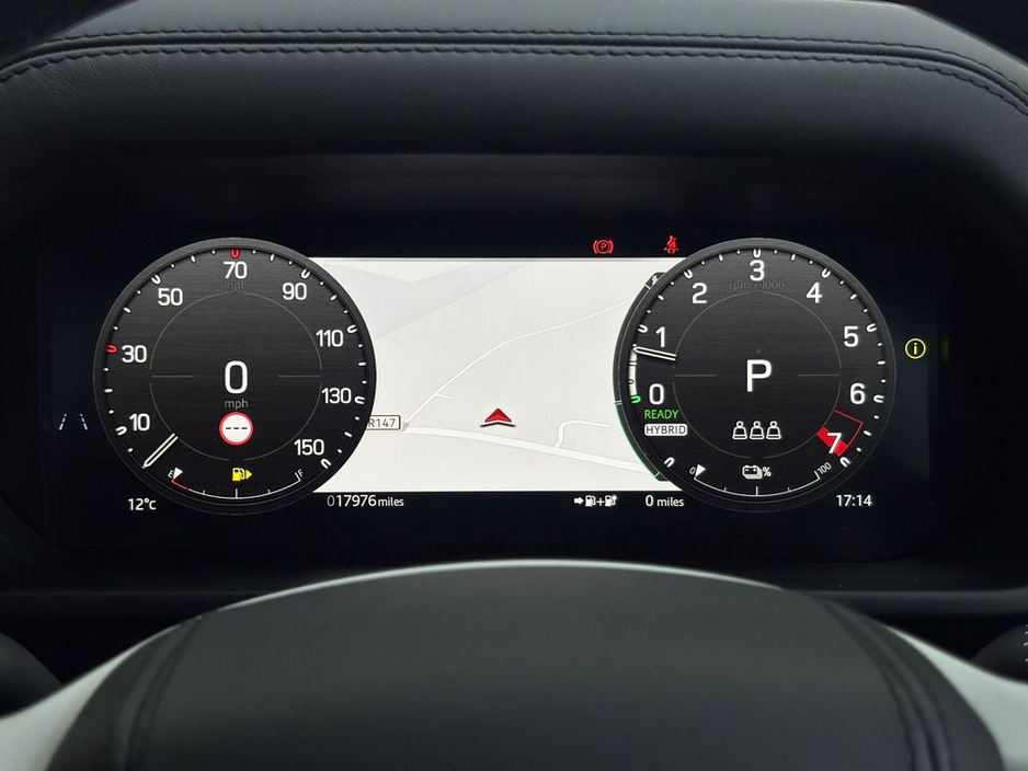 2025 Land Rover Defender - image 13