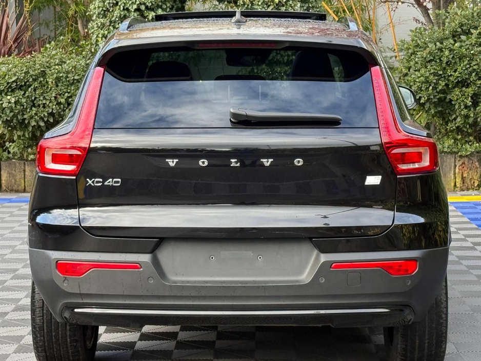 2022 Volvo XC40 - image 20