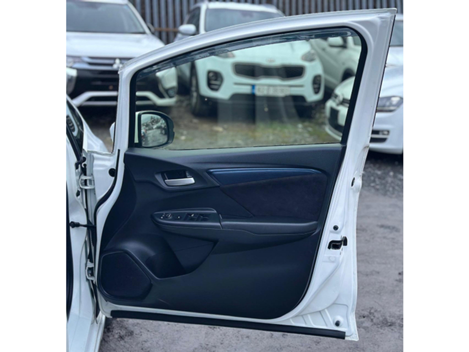 2017 Honda Shuttle - image 7