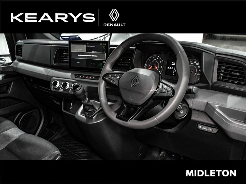 2026 Renault Master - image 3