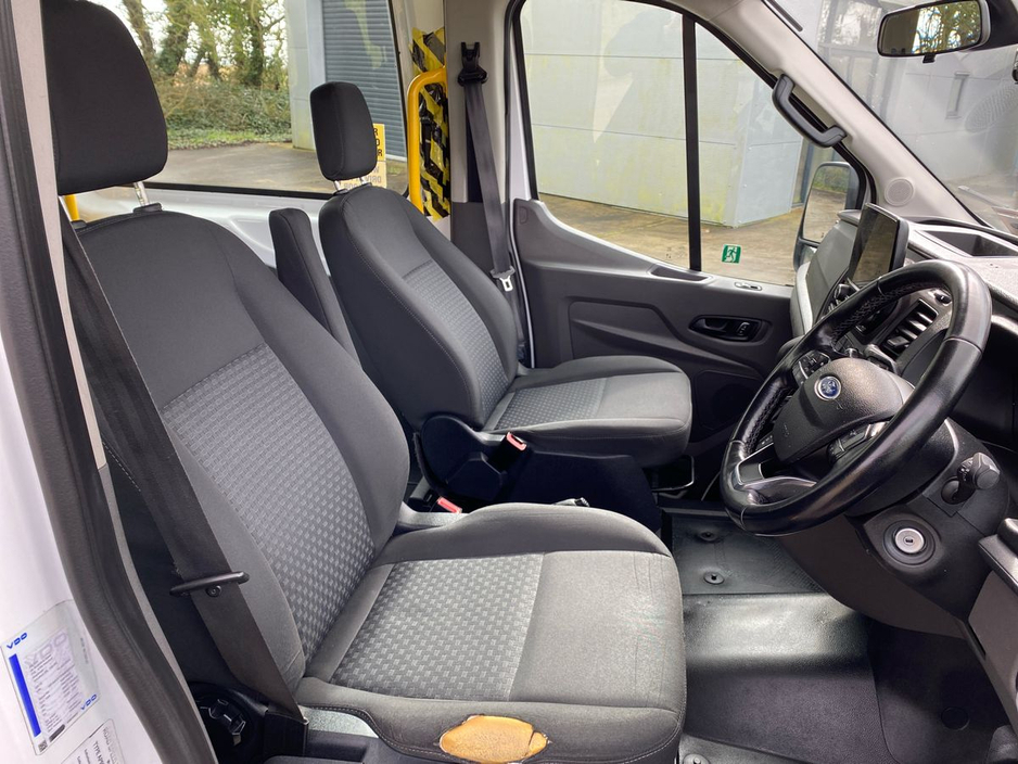 2022 Ford Transit - image 10