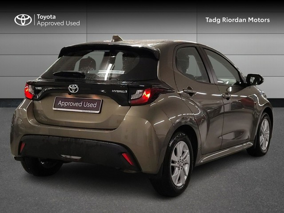 2022 Toyota Yaris HYBRID LUNA 4DR AUTO €23,950