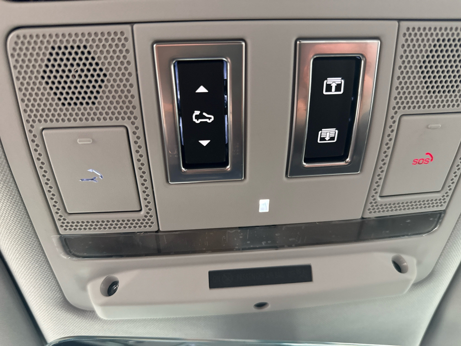 2025 Land Rover Defender - image 21