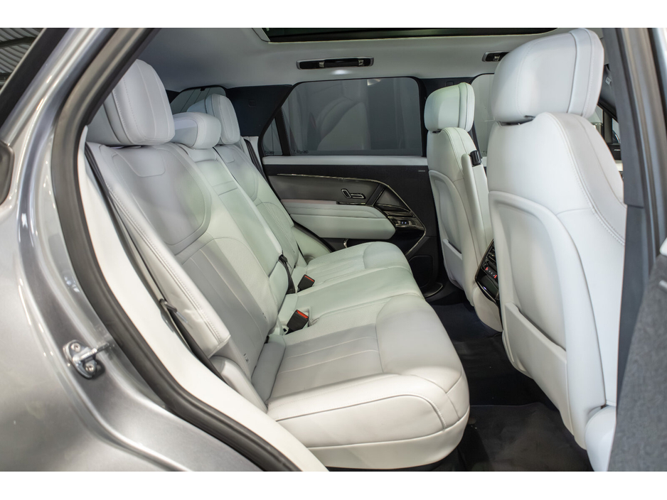 2023 Land Rover Range Rover Sport  €85,366