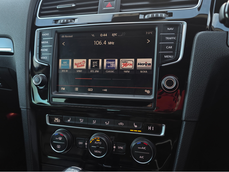 2015 Volkswagen Golf ESTATE ( 152 REG LEATHER FULL LEATHER SEATS 1.4 TSI AUTOMATIC ESTATE FULL LEATHER HEATED ELECTRIC SEATS  REV CAMERA ALLOYS LOW TAX BAND €13,950