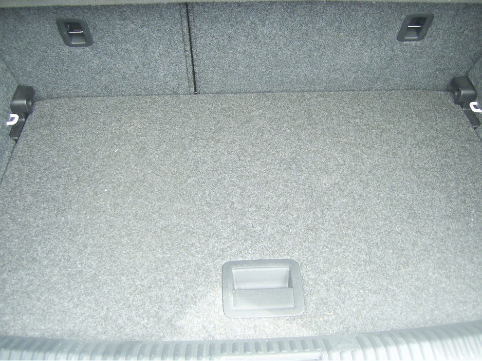 2014 Volkswagen Polo - image 12