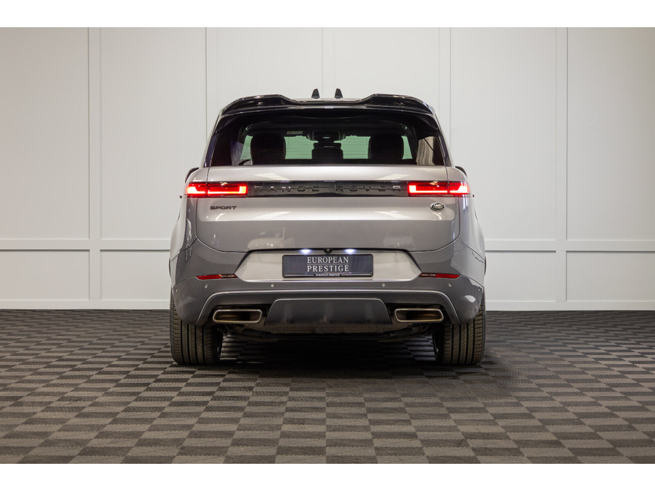 2025 Land Rover Range Rover Sport - image 5