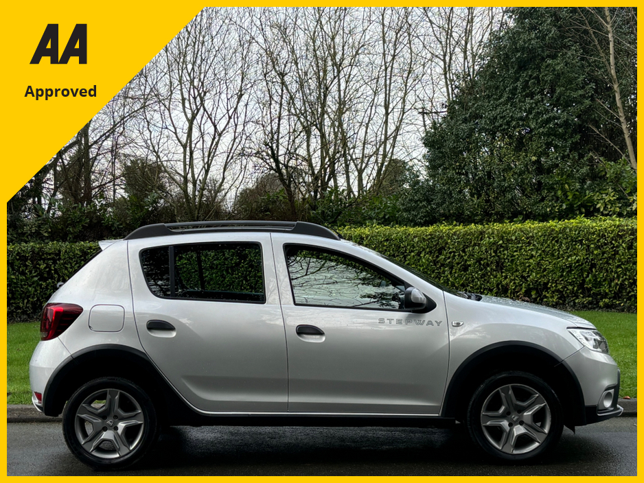 2017 Dacia Sandero Stepway - image 5