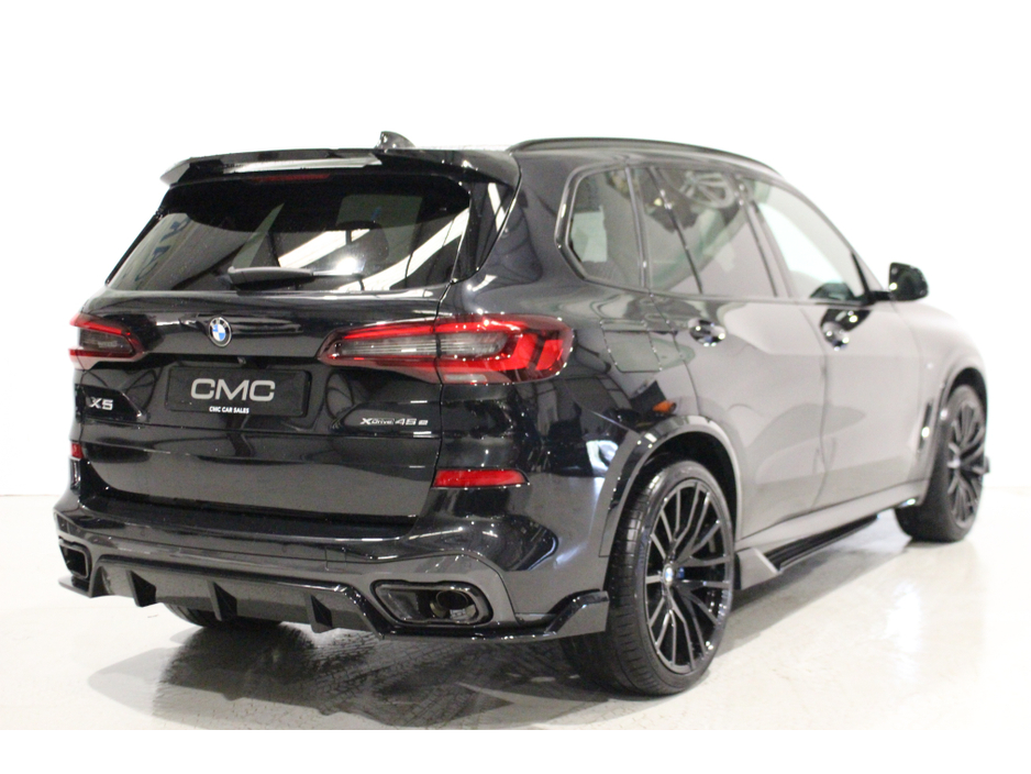 2021 BMW X5 - image 7