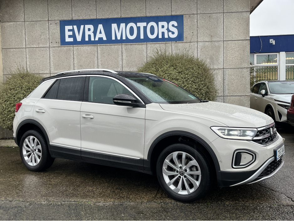 2023 Volkswagen T-Roc STYLE 1.0 PETROL //HIGH SPEC//HALF LEATHER HEATED SEATS//PANORAMIC GLASS ROOF//SAT NAV//REVERSE CAMERA// €27,950