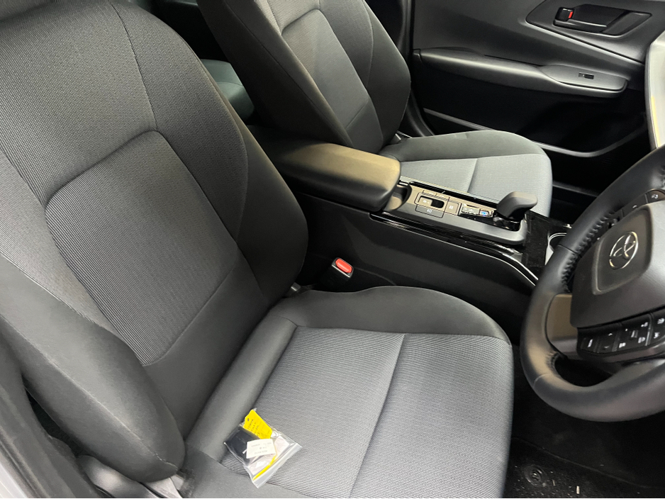 2025 Toyota Prius - image 10