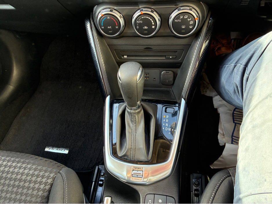 2017 Mazda Demio - image 21