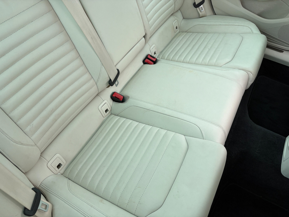 2018 Volkswagen Passat - image 11