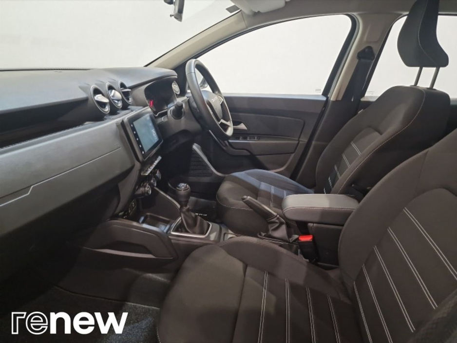 2023 Dacia Duster - image 5