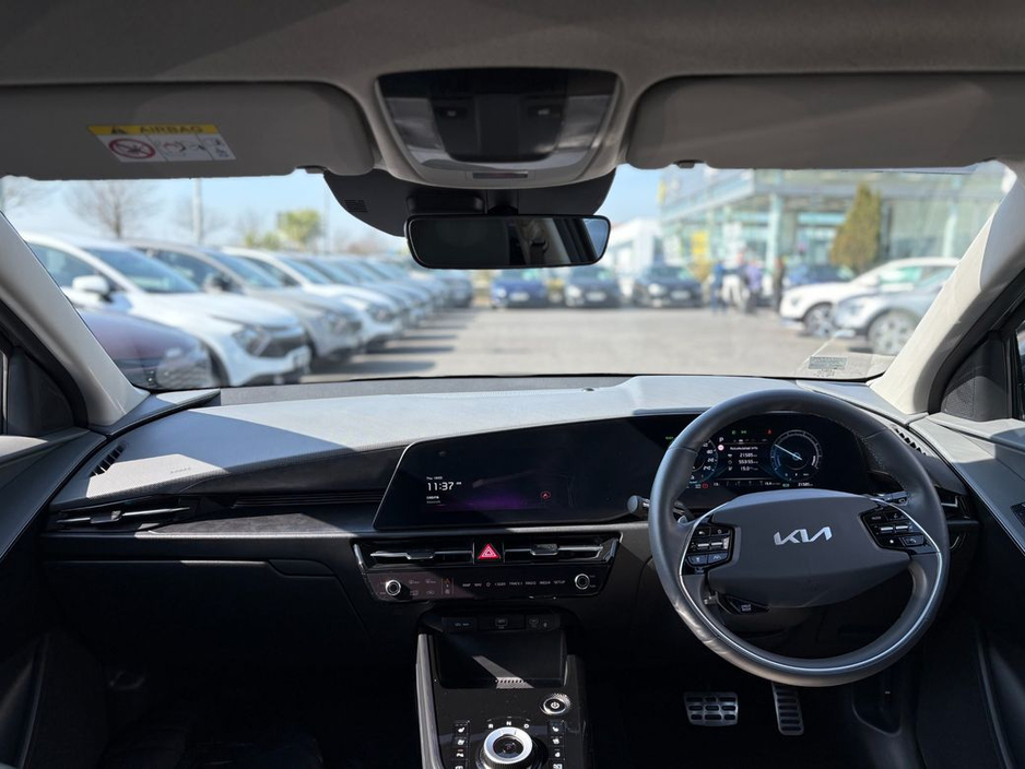 2023 Kia Niro - image 10