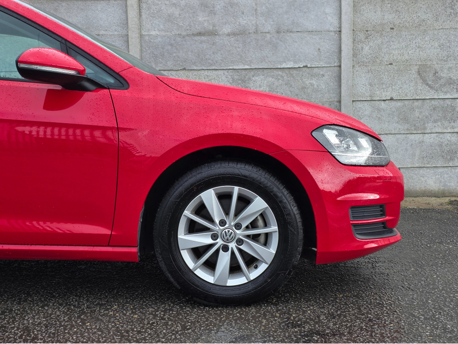 2016 Volkswagen Golf - image 3